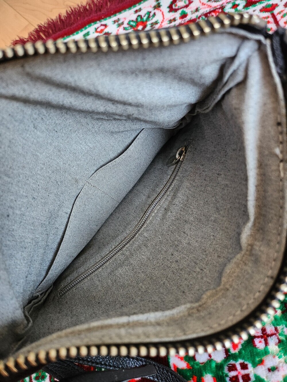 Roots Pebbled Prince Leather Foldover Crossbody With a Tassel- BLACK - Picture 2 of 3